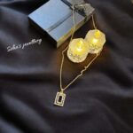 Neck Chain Square Pendent
